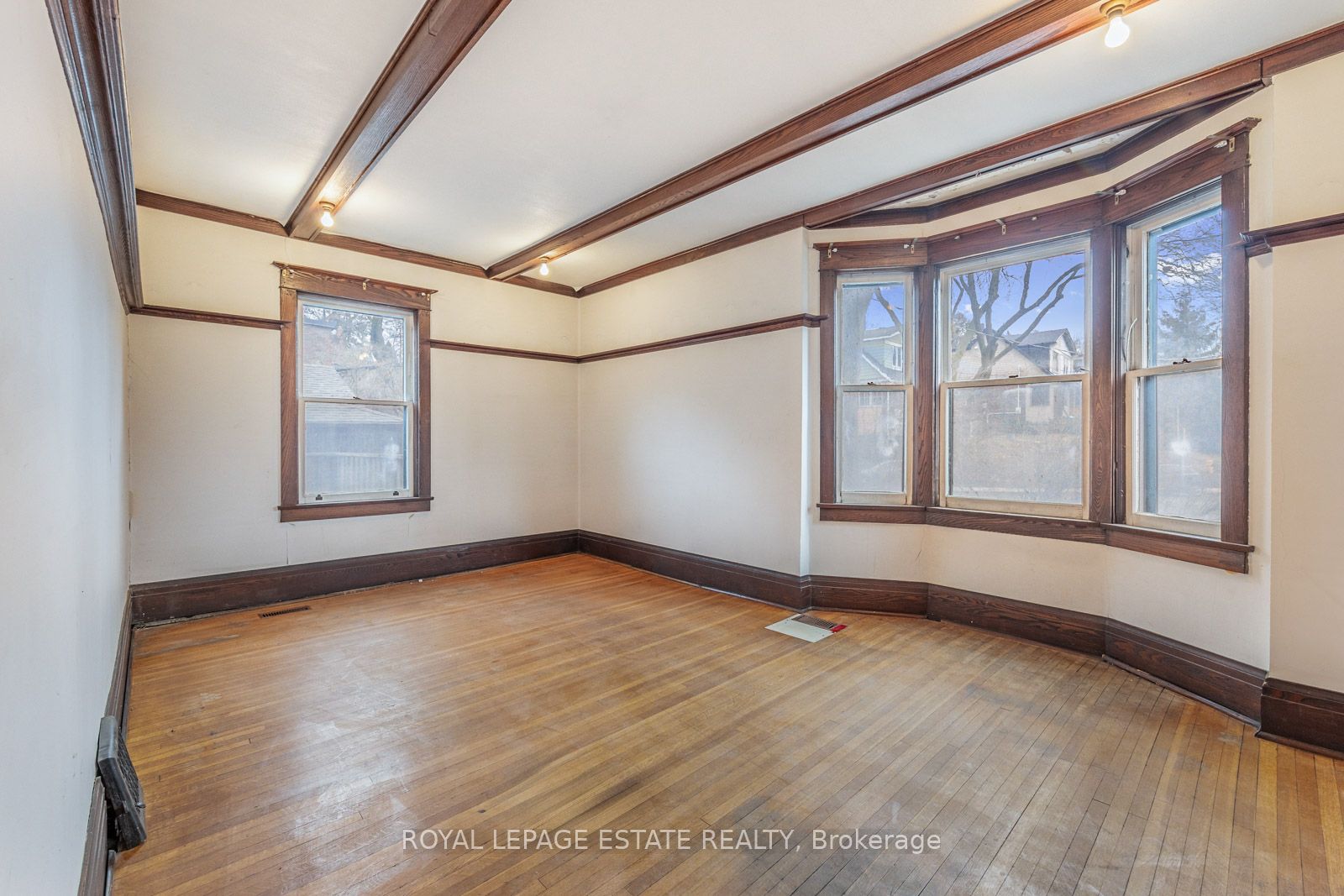 34 Millbrook Cres