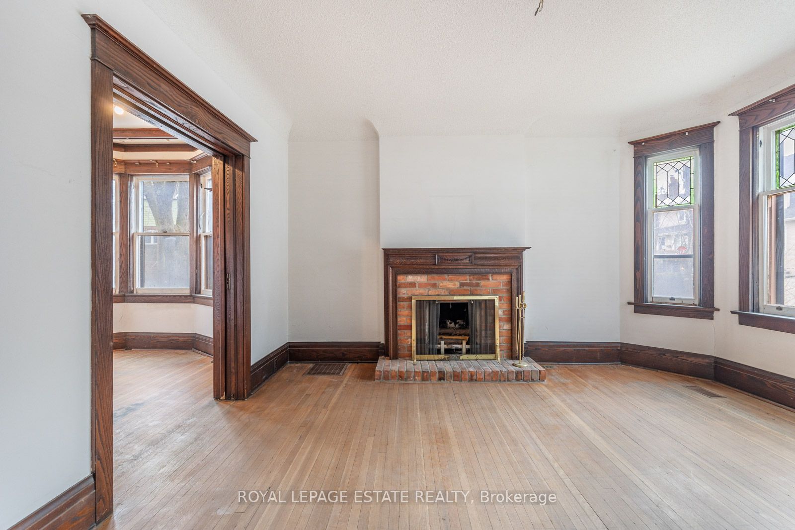 34 Millbrook Cres