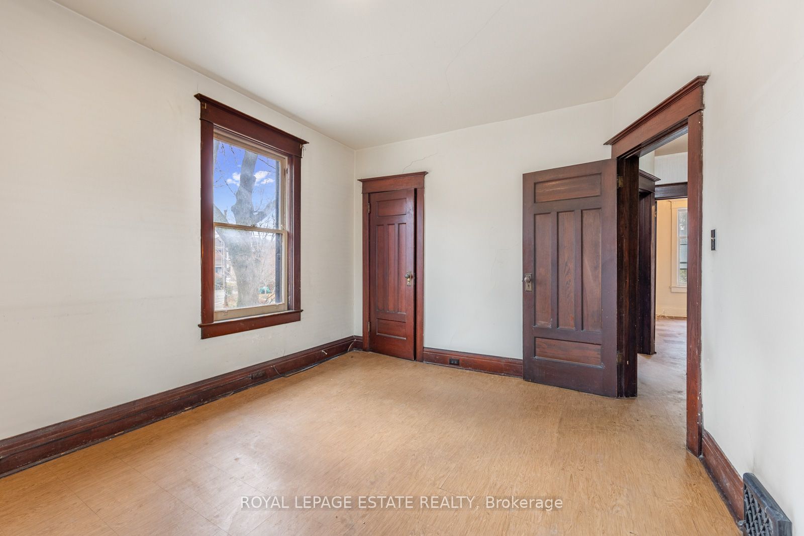 34 Millbrook Cres