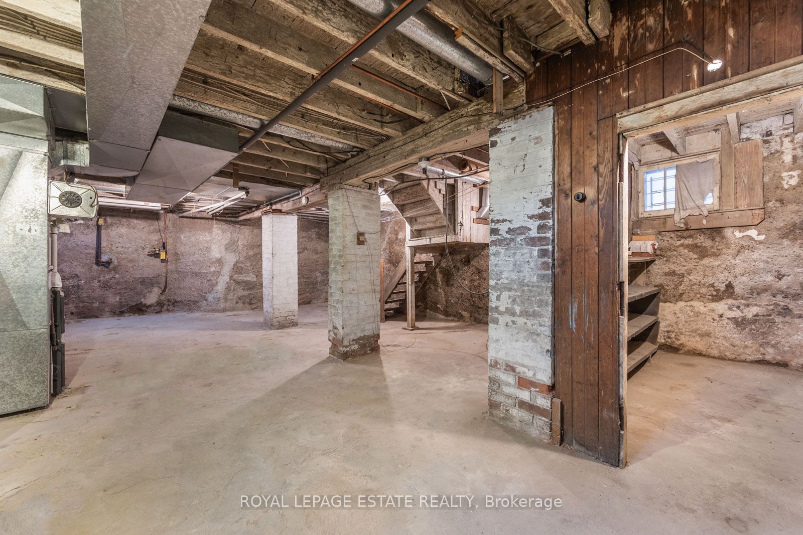 34 Millbrook Cres