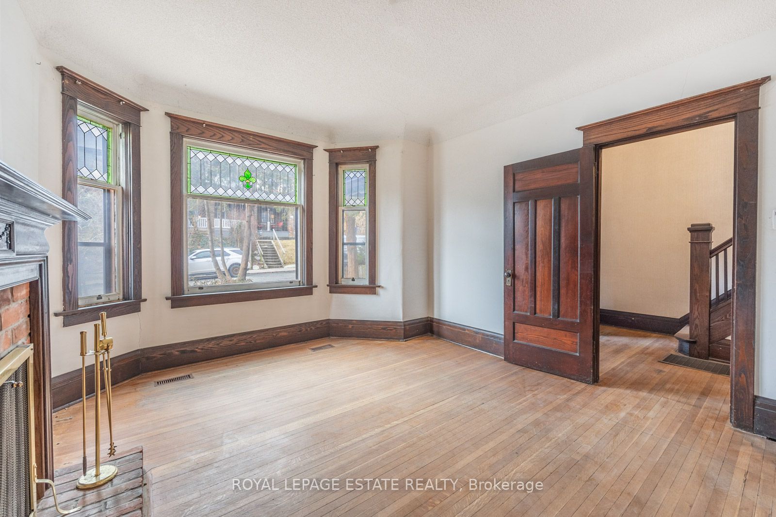 34 Millbrook Cres