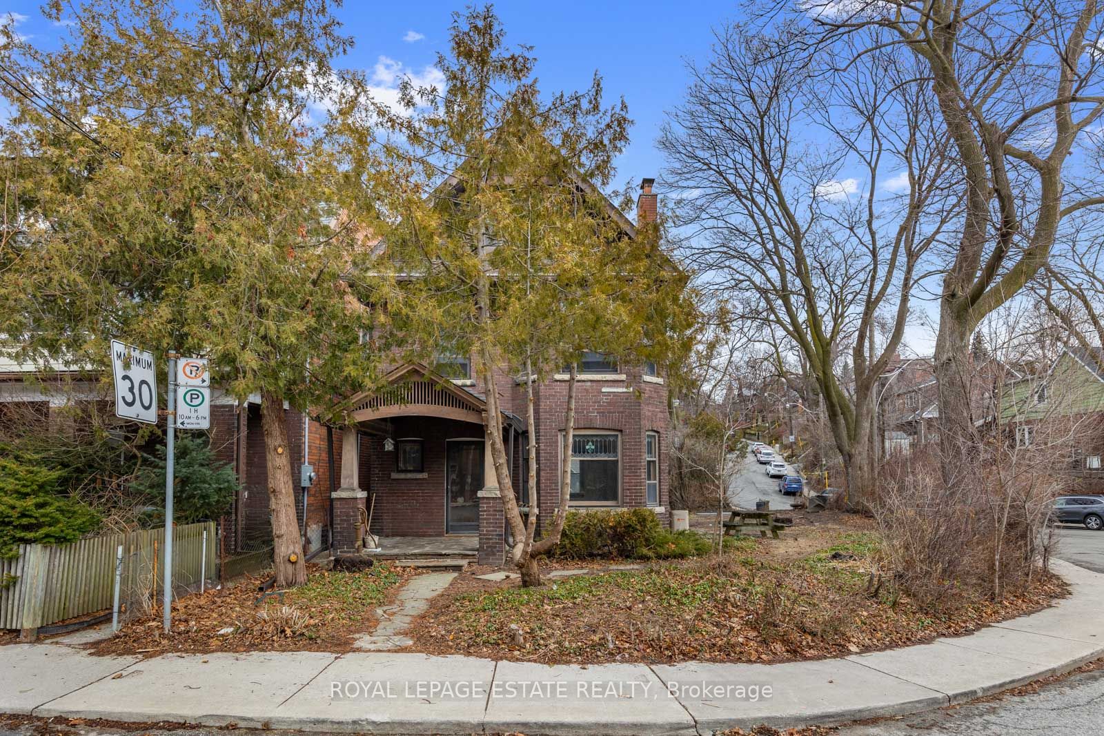 34 Millbrook Cres
