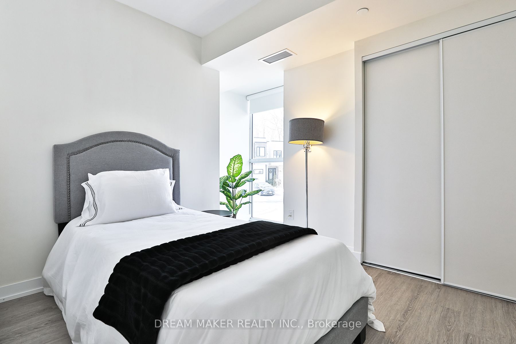 1350 Kingston Rd, #101