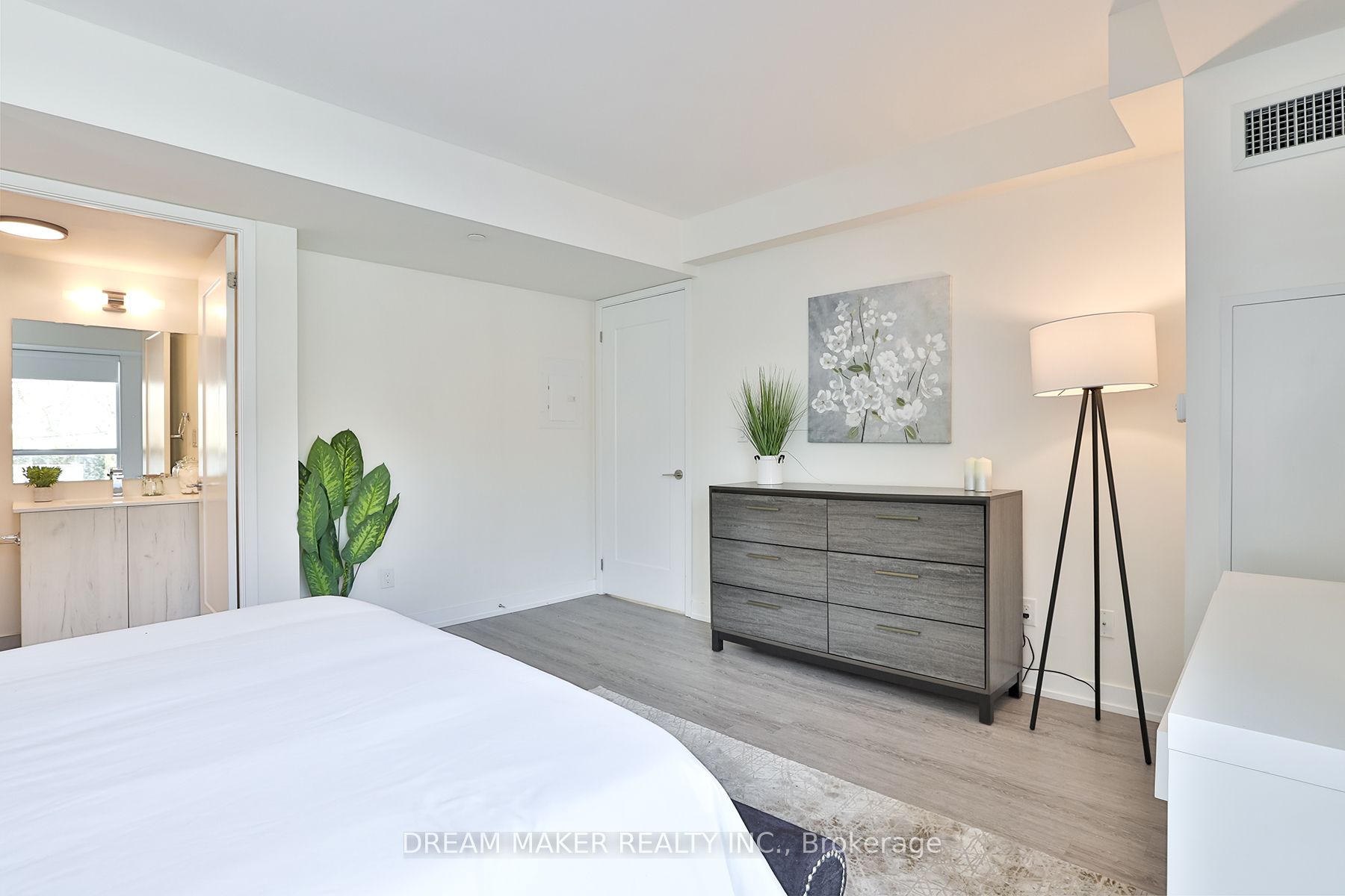 1350 Kingston Rd, #101
