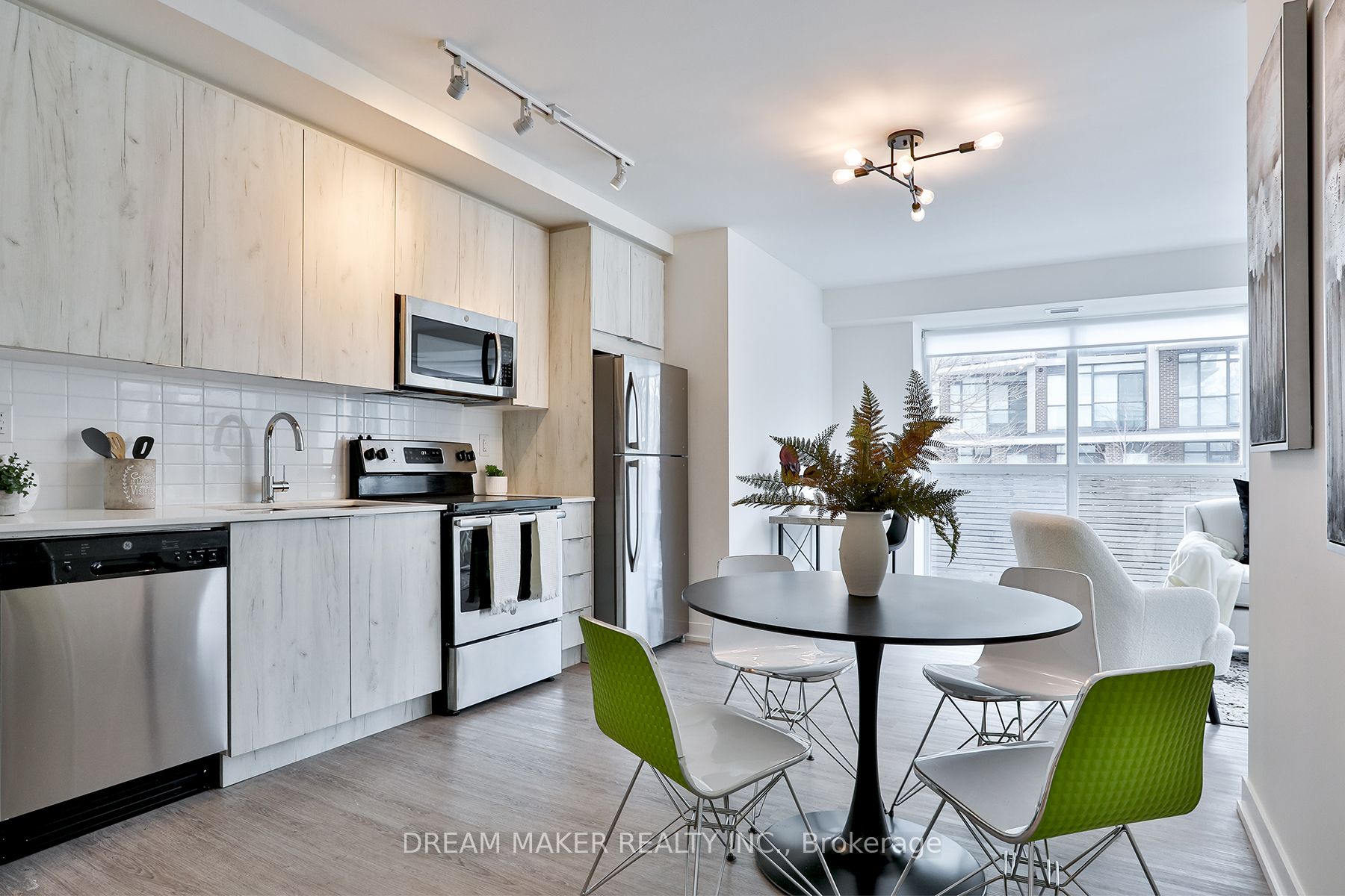 1350 Kingston Rd, #101