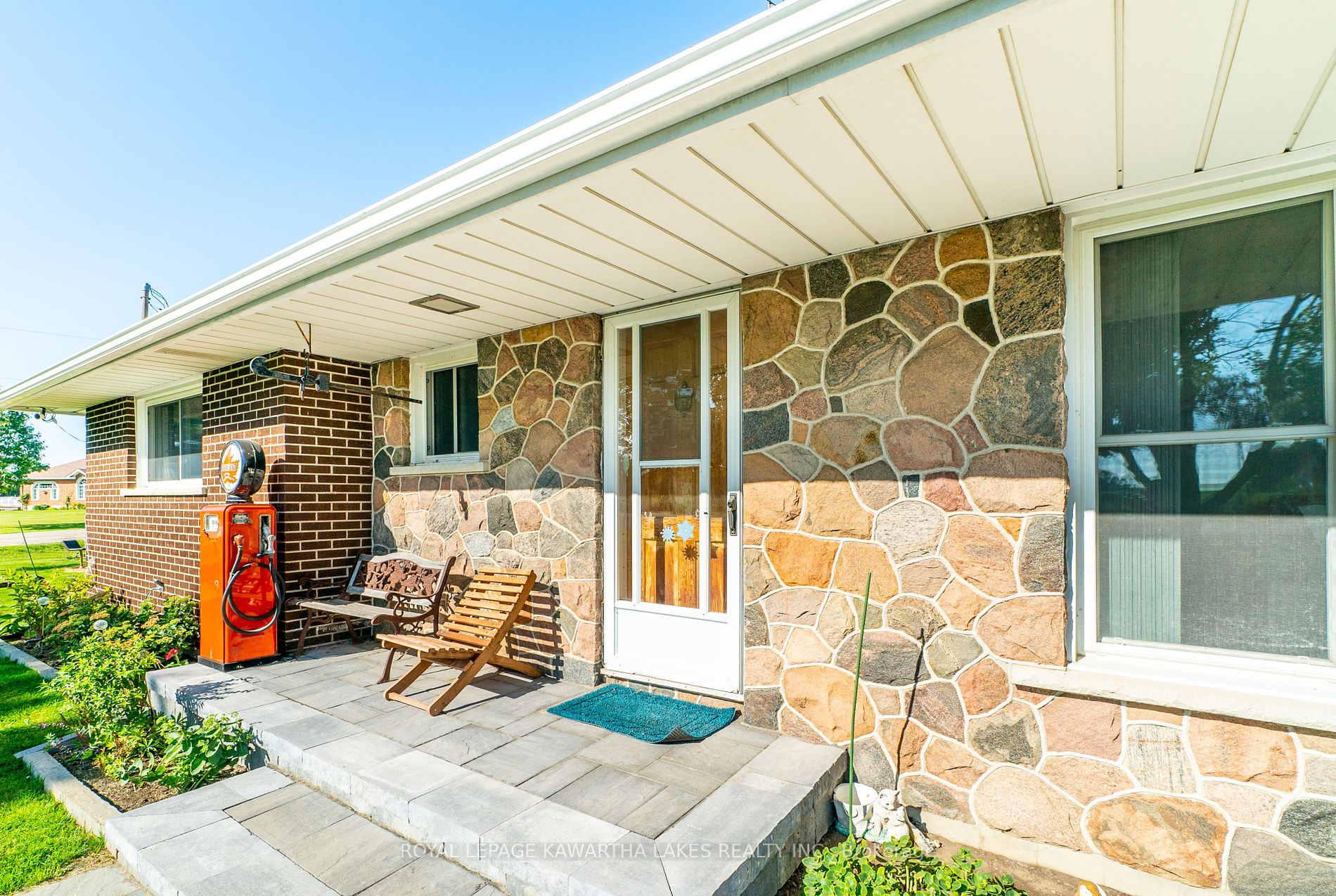 19020 Simcoe St