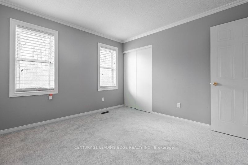 146 Thicket Cres