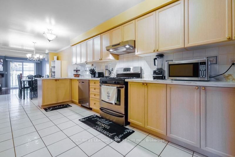 146 Thicket Cres
