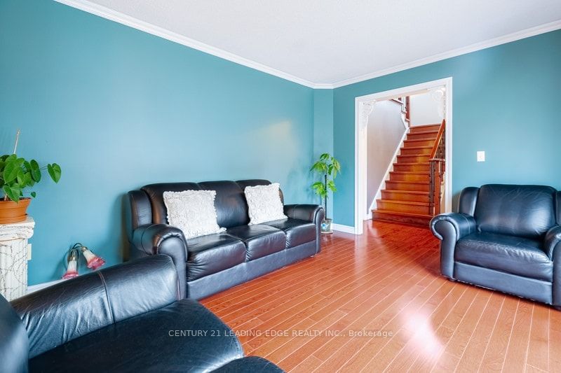 146 Thicket Cres