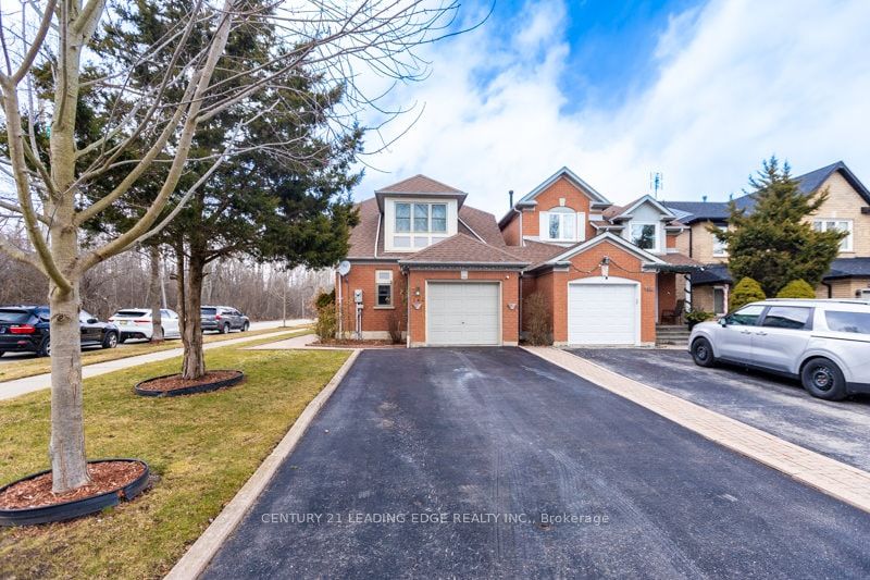 146 Thicket Cres