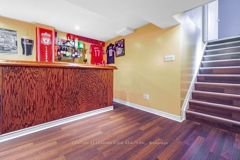 146 Thicket Cres