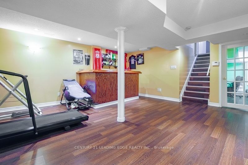 146 Thicket Cres