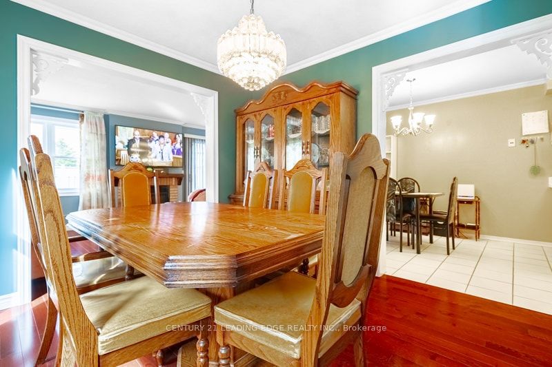 146 Thicket Cres