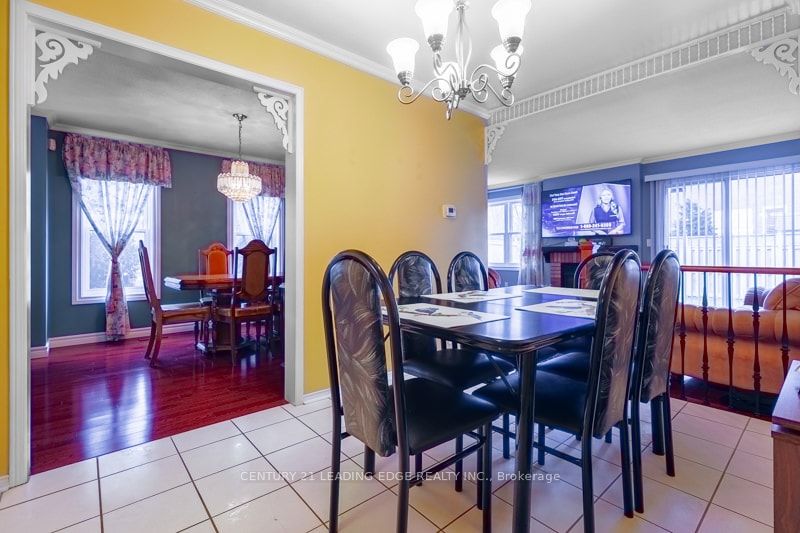 146 Thicket Cres