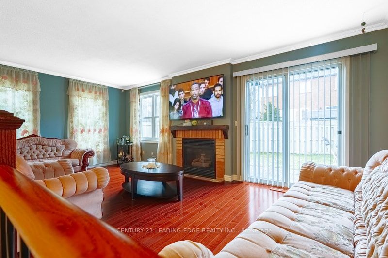 146 Thicket Cres