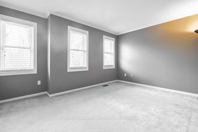 146 Thicket Cres