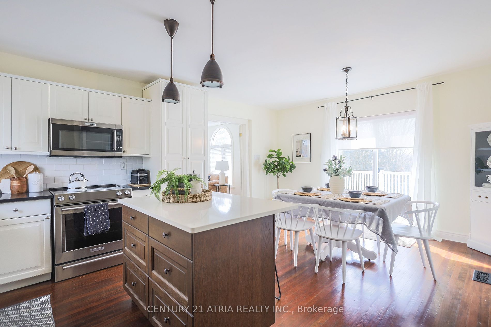 2415 6th Concession Road