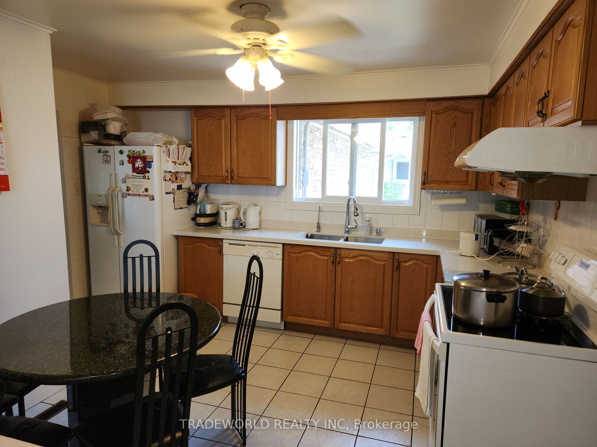 36 Lawnmere Cres