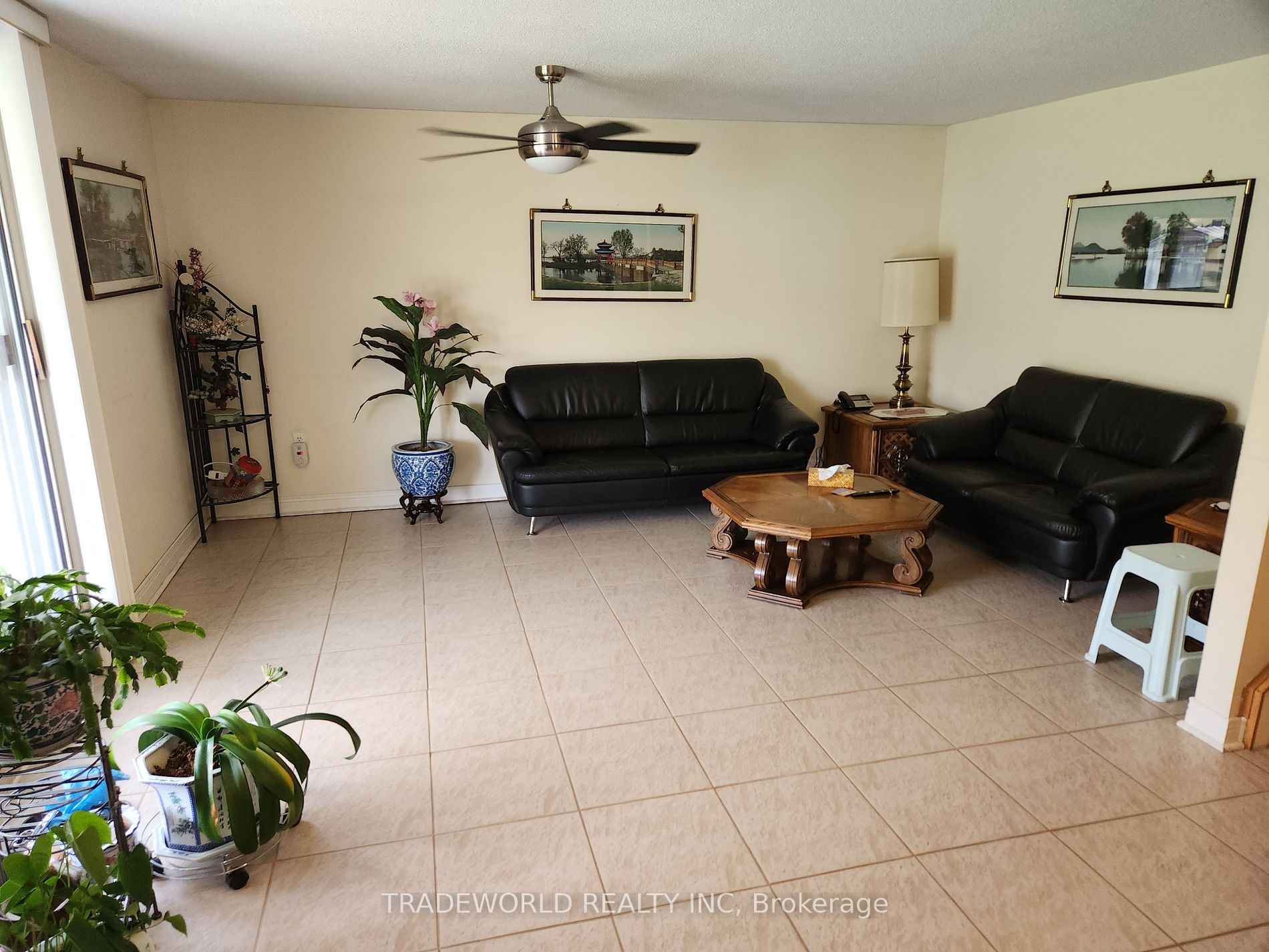 36 Lawnmere Cres