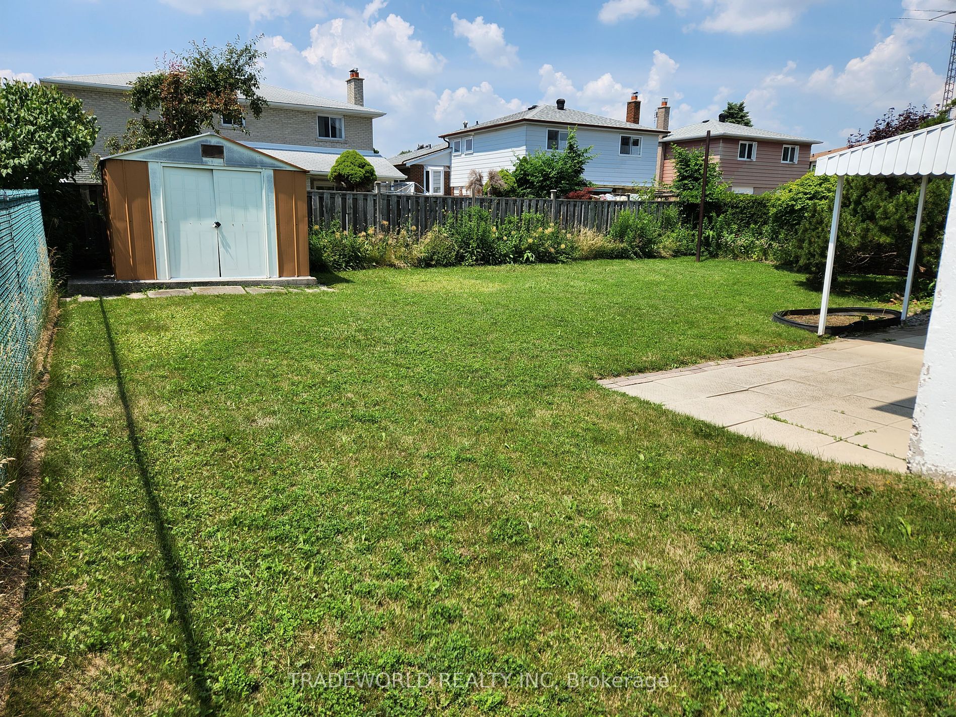 36 Lawnmere Cres