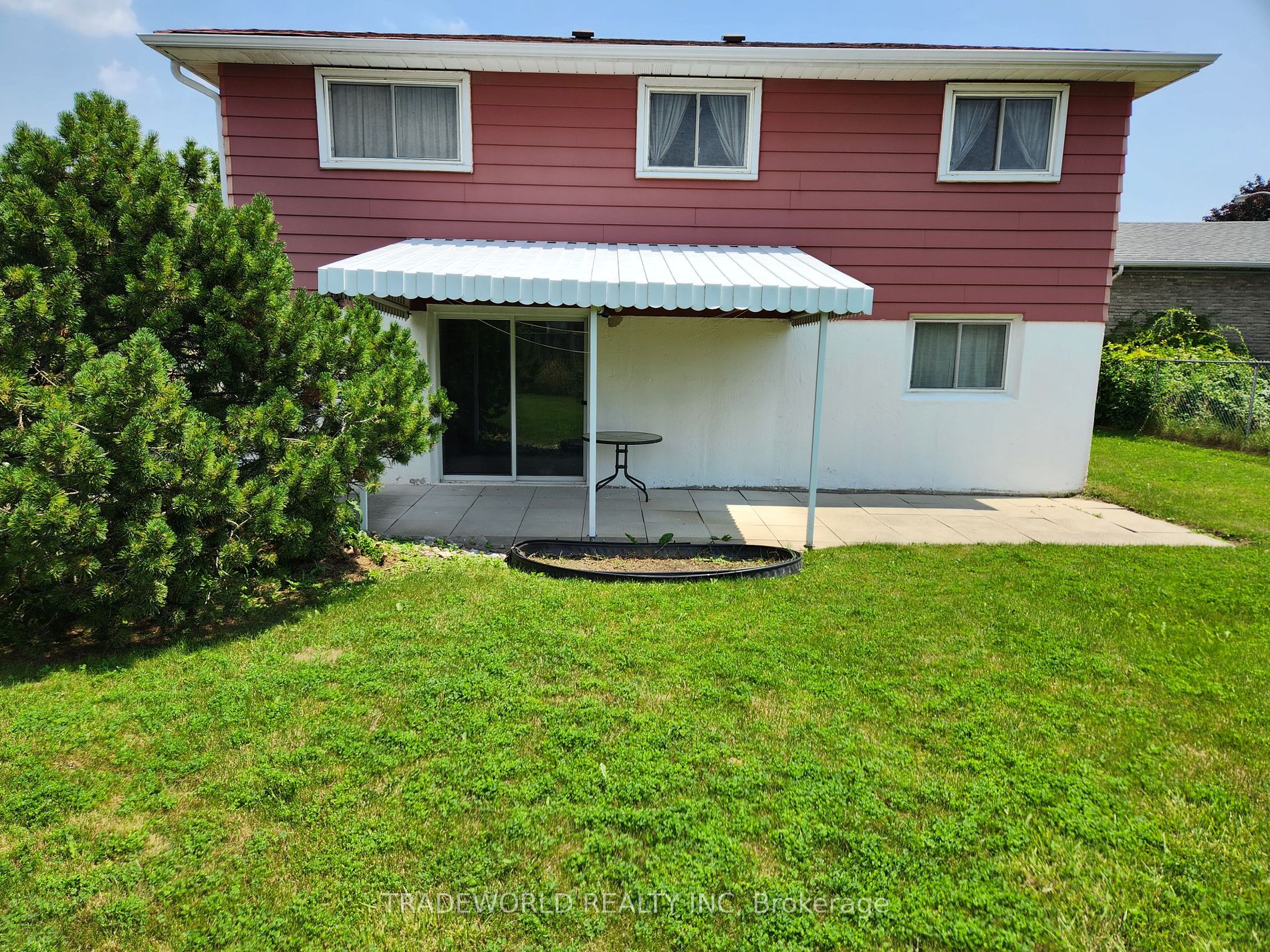 36 Lawnmere Cres