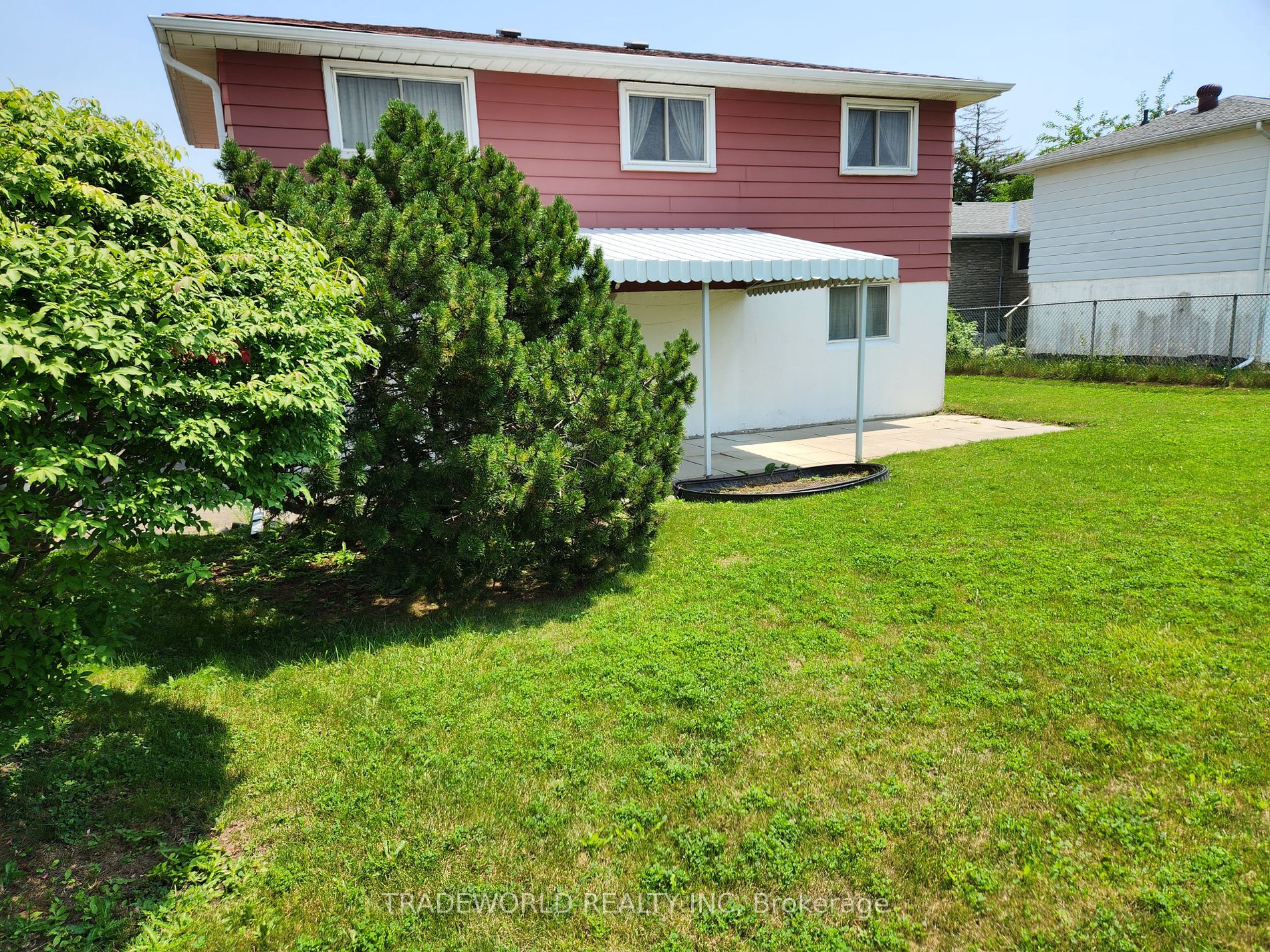 36 Lawnmere Cres