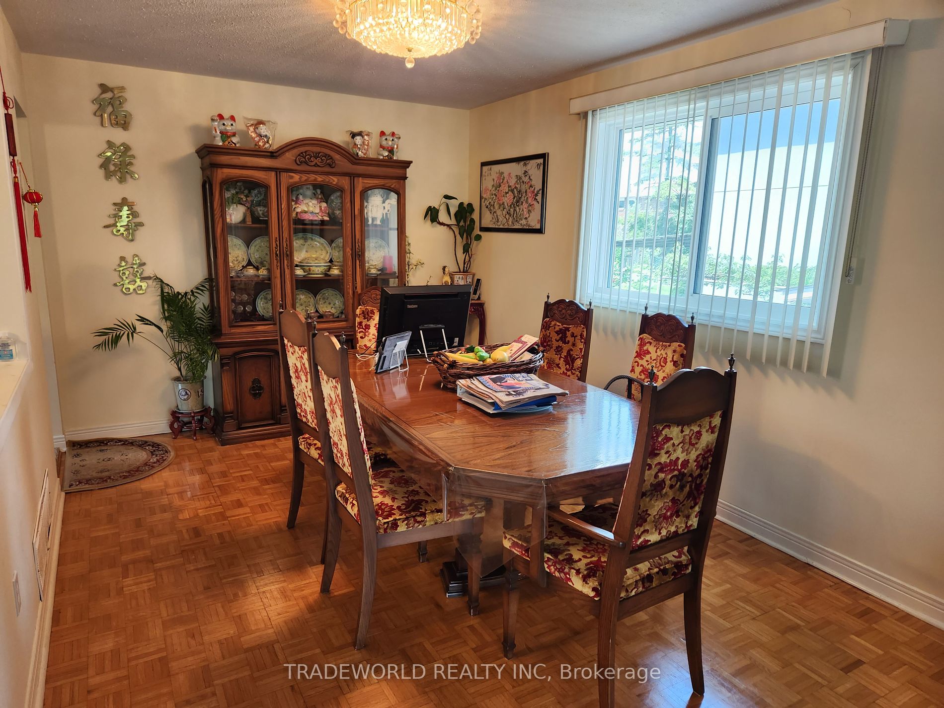36 Lawnmere Cres