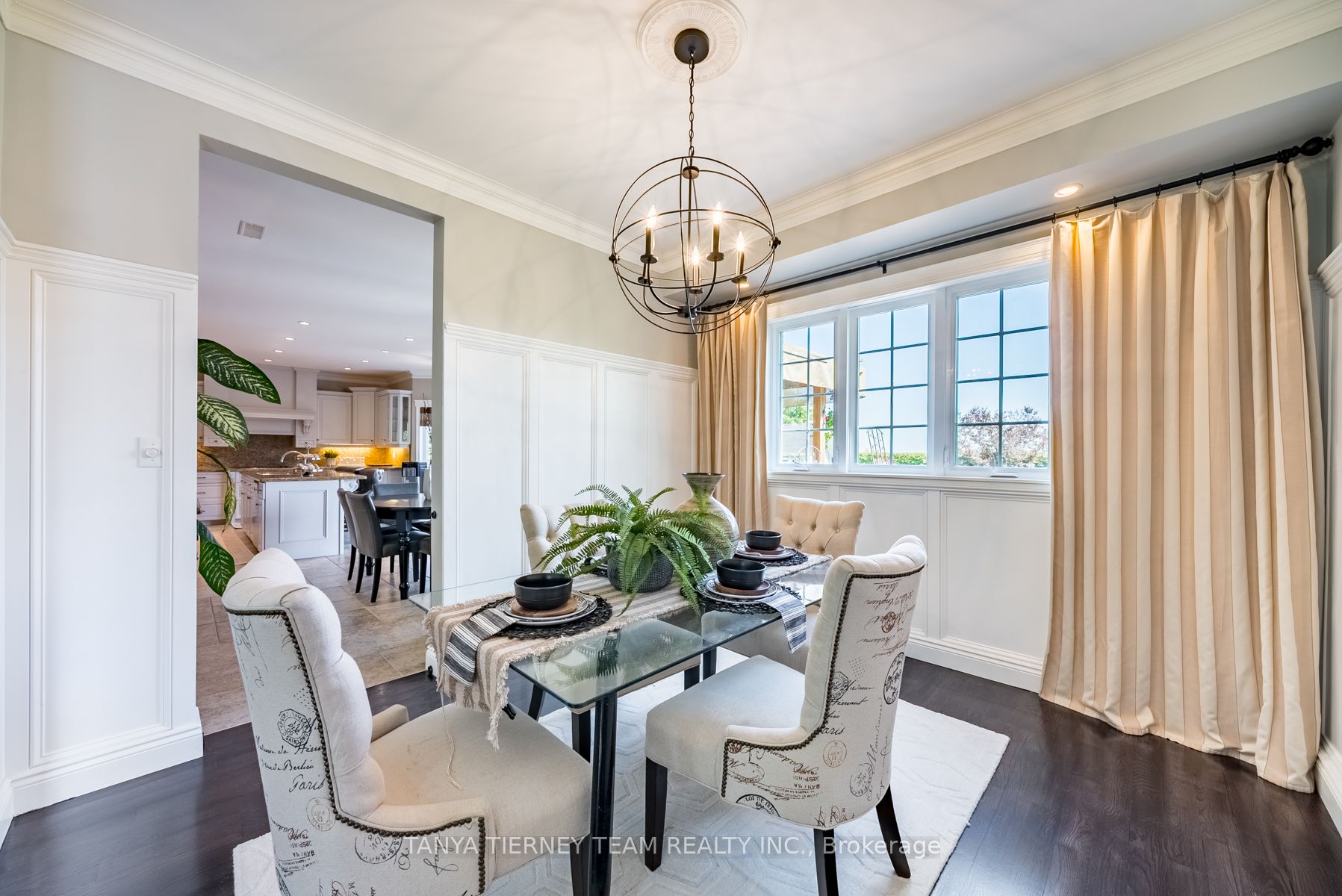 93 Raglan Rd W