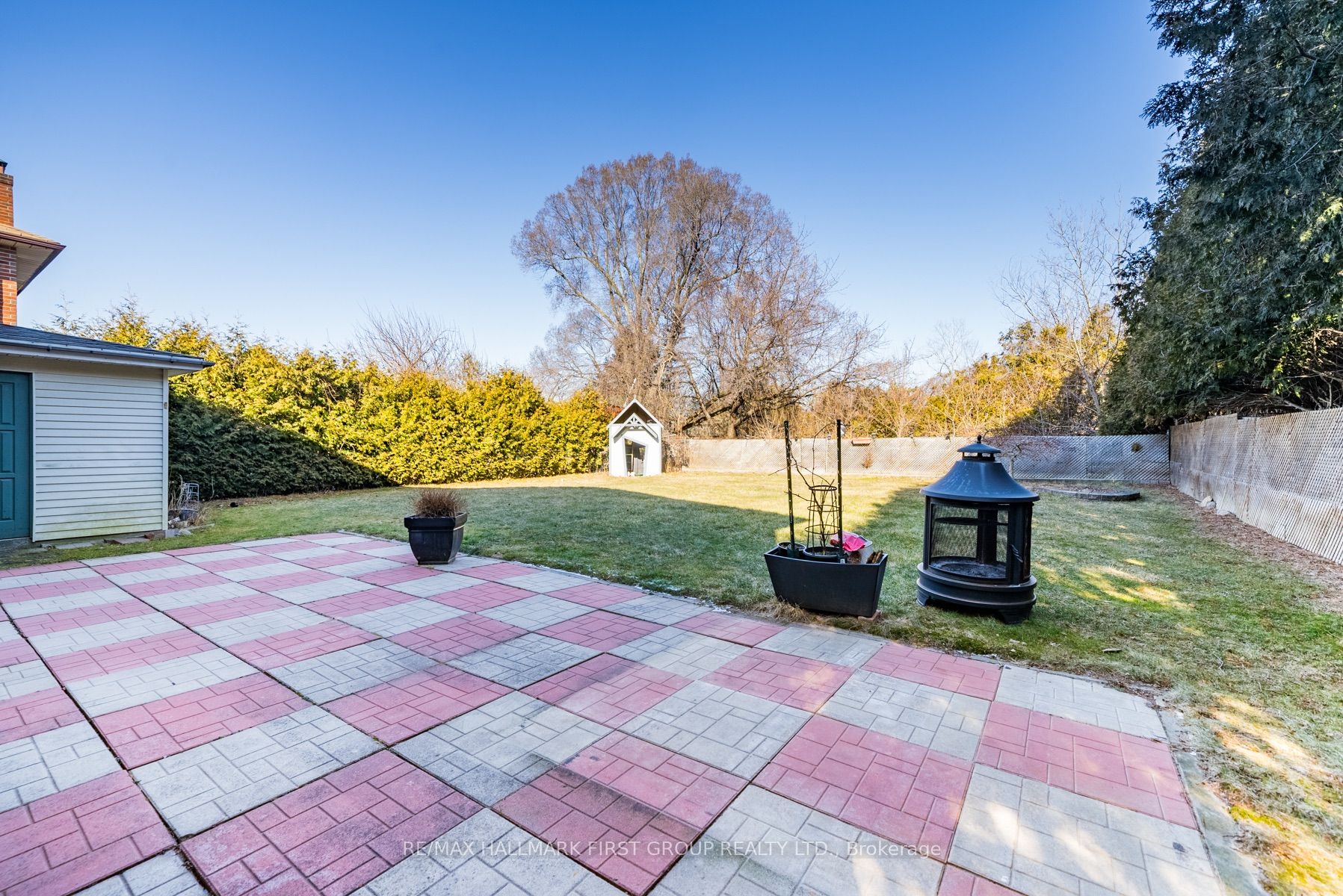 240 Twyn Rivers Dr