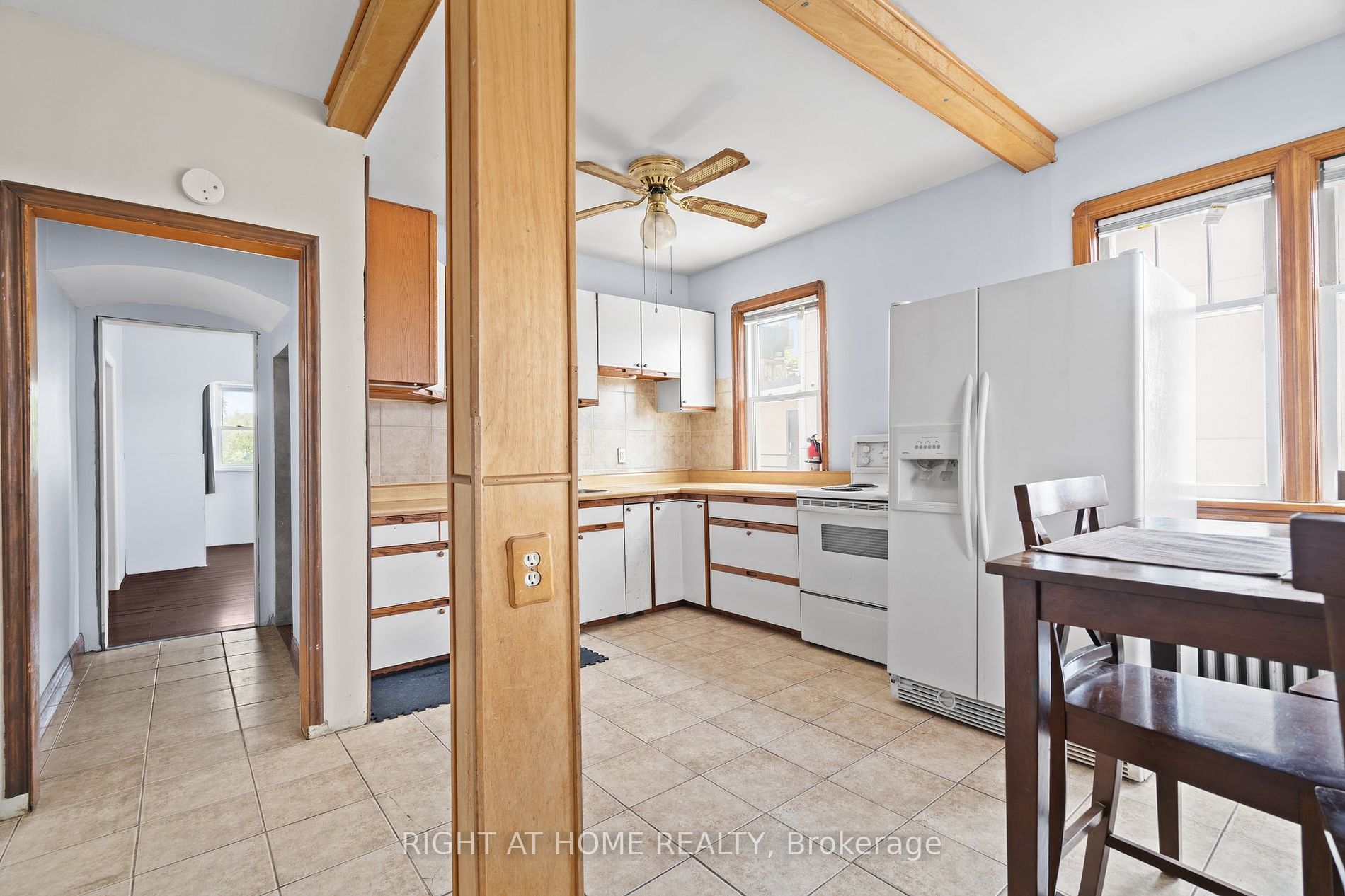 559 Ritson Rd S