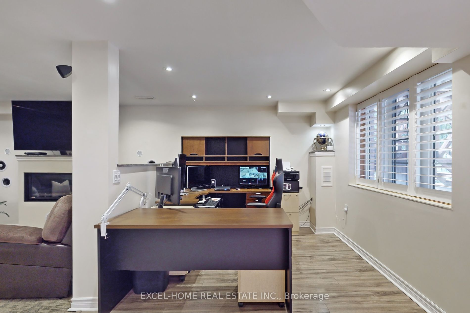 31 Snowy Owl Way