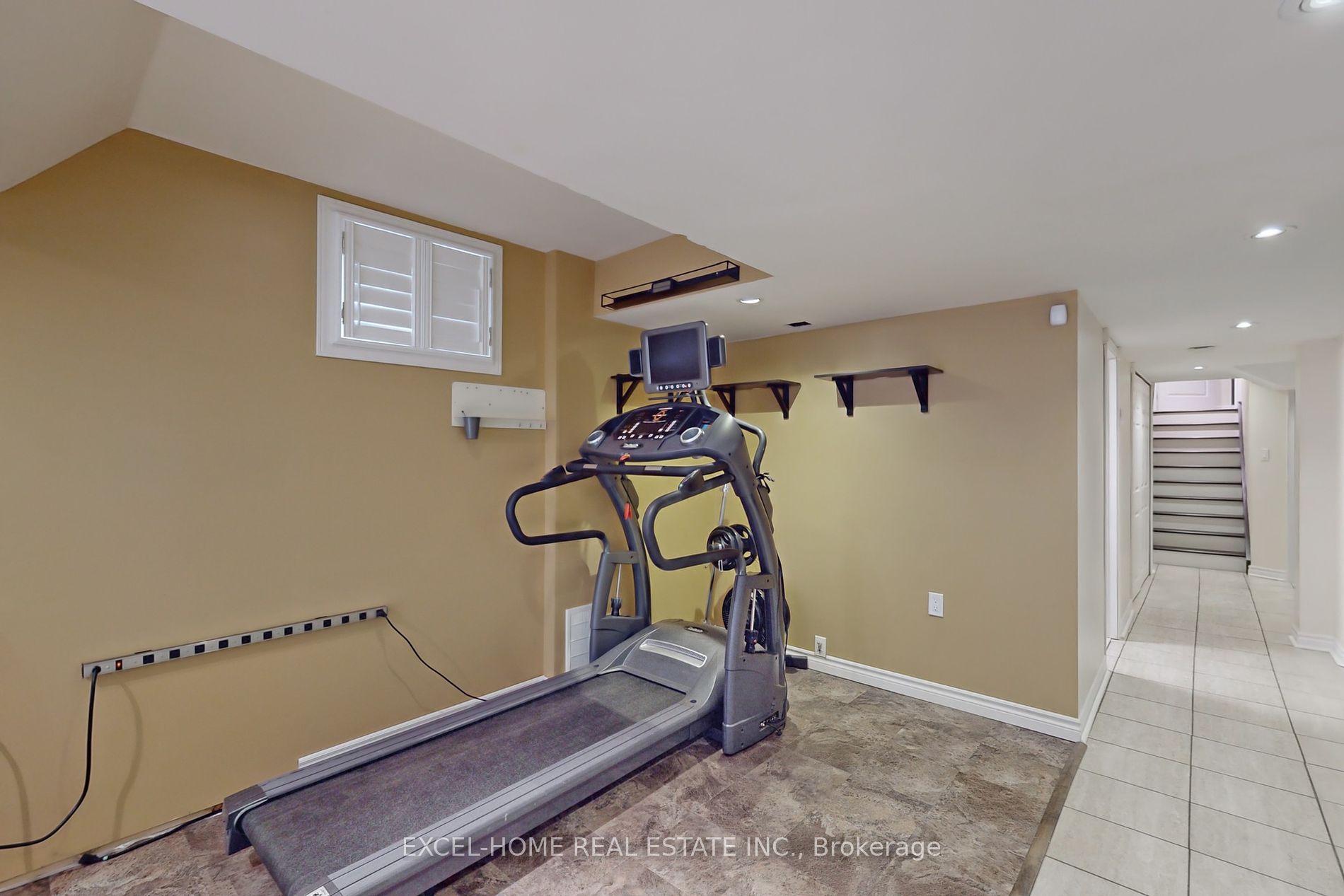 31 Snowy Owl Way