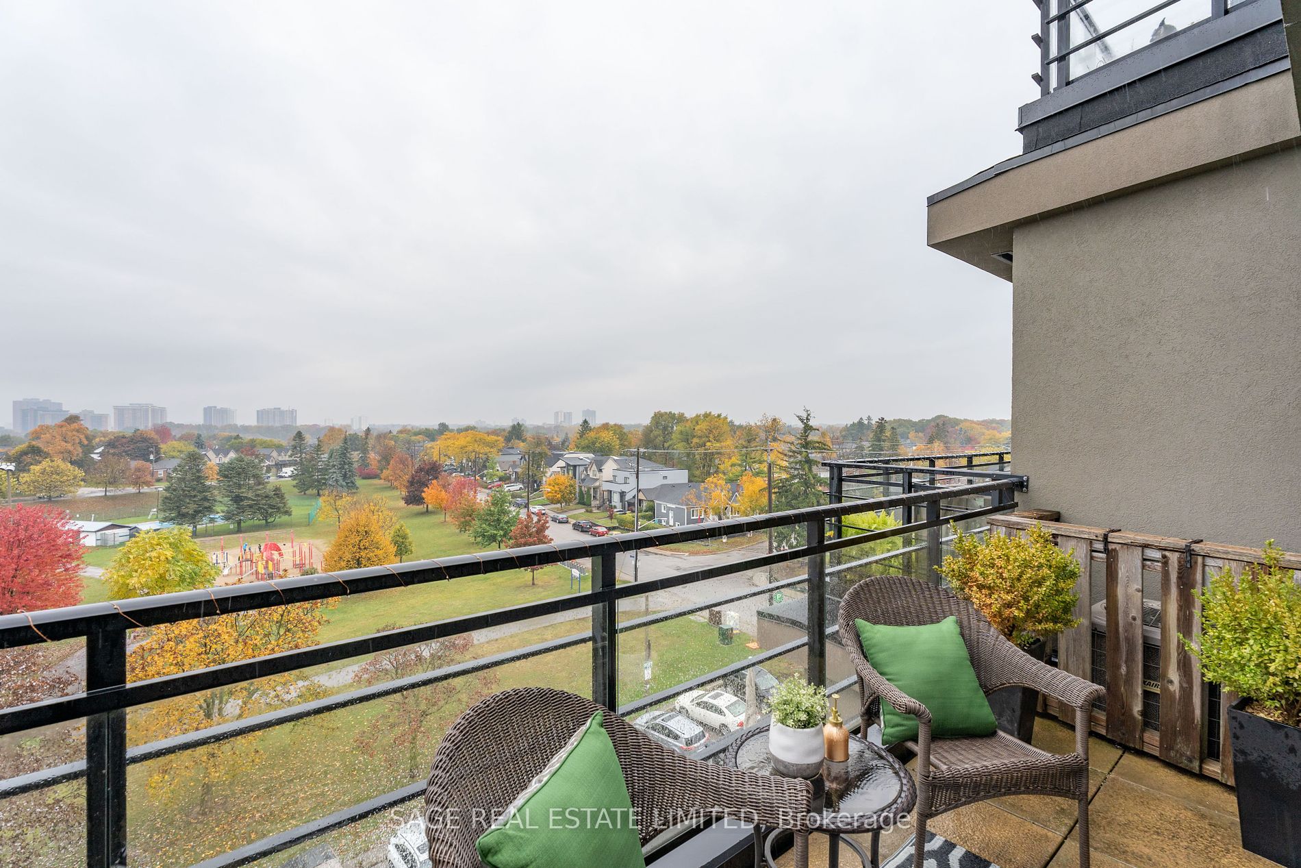160 Fallingbrook Rd, #404