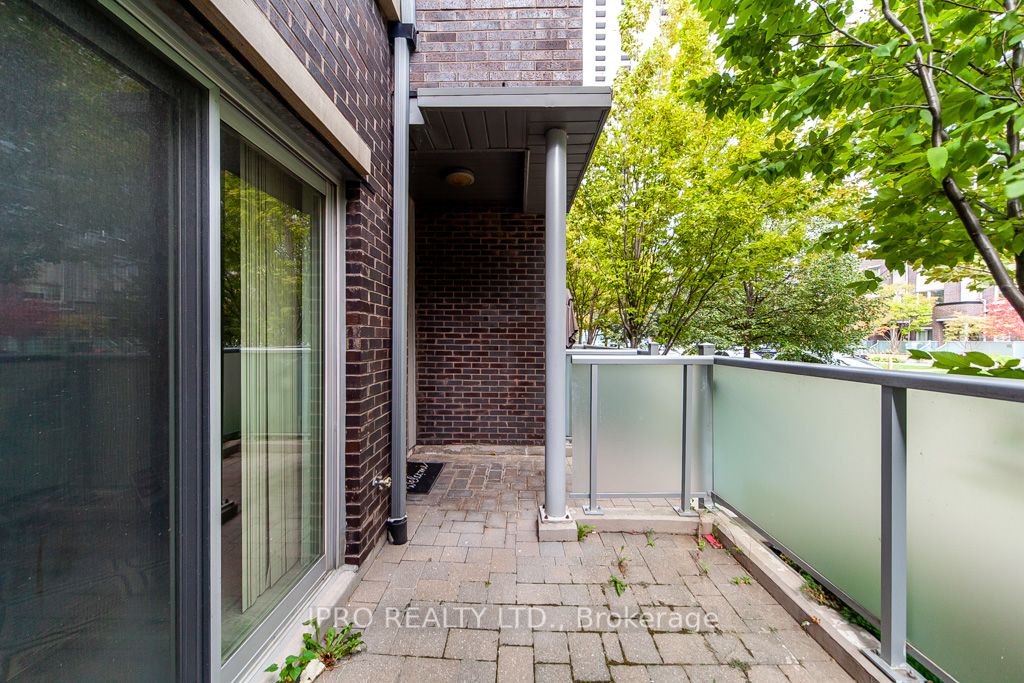315 Village Green Sq, #51