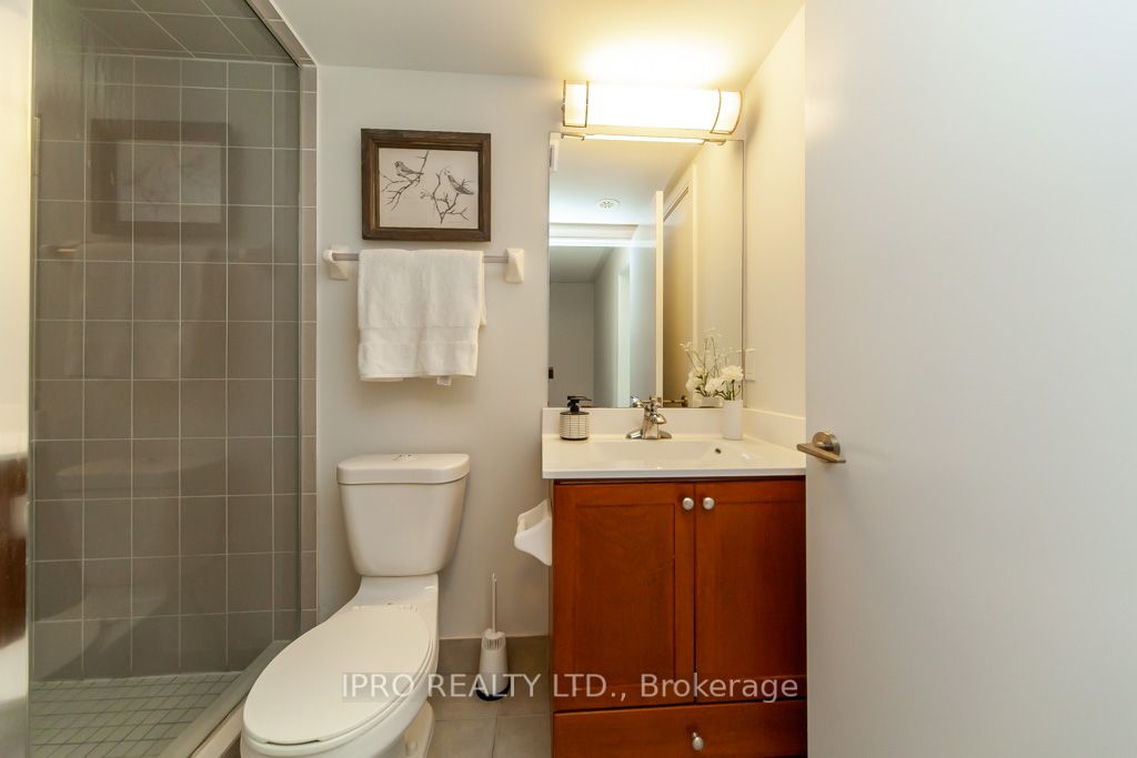 315 Village Green Sq, #51