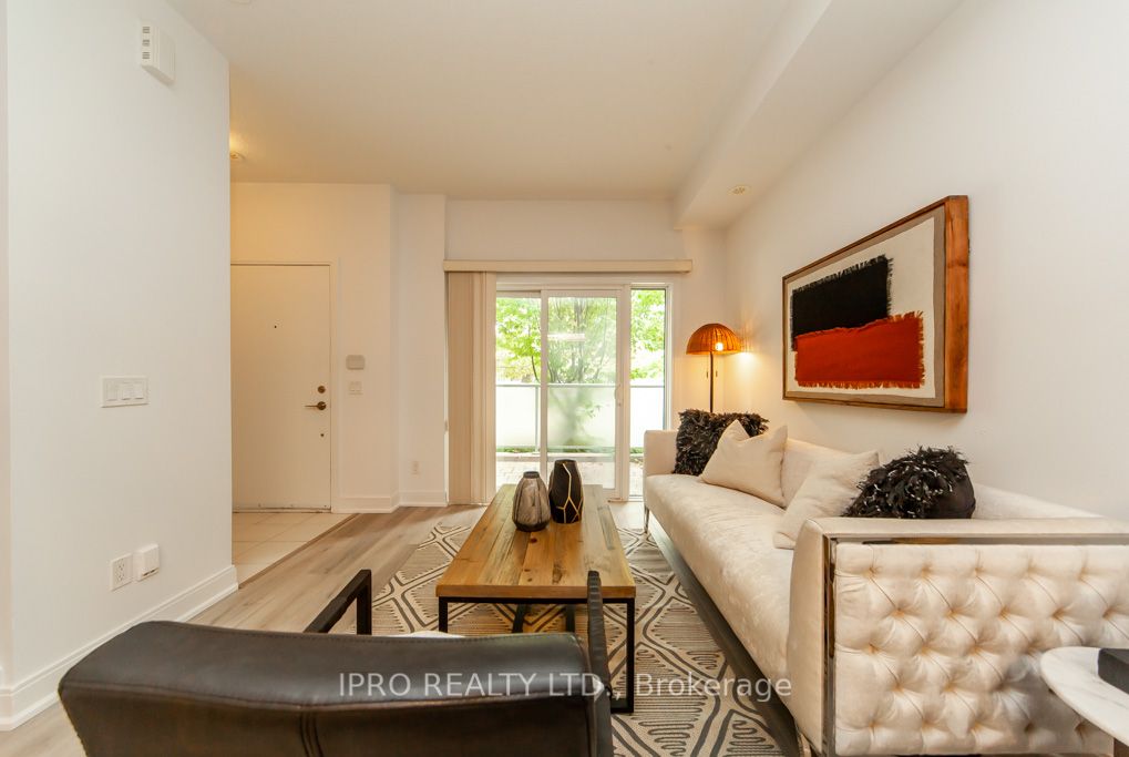 315 Village Green Sq, #51