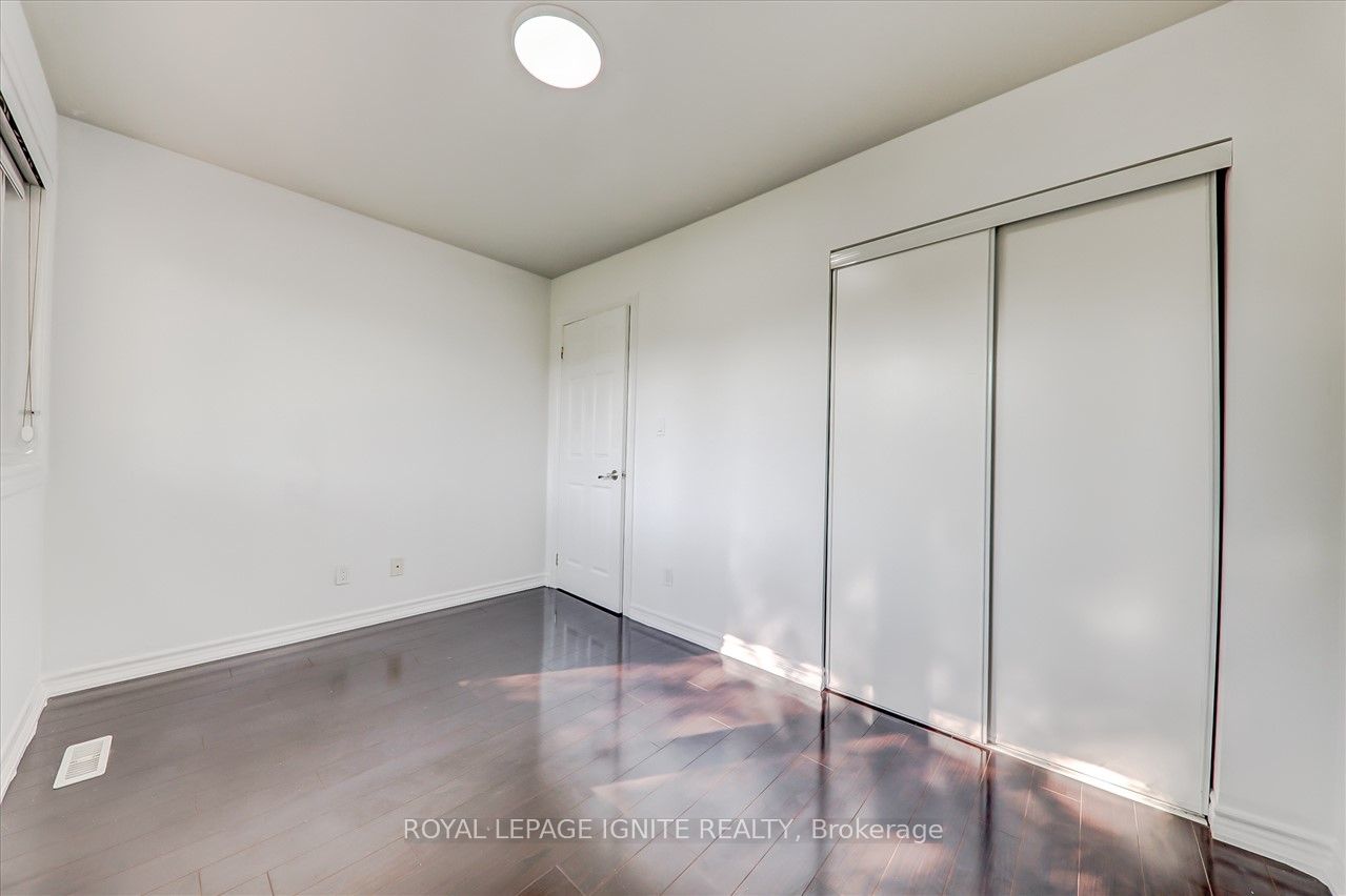 8 Fairwood Cres, #123