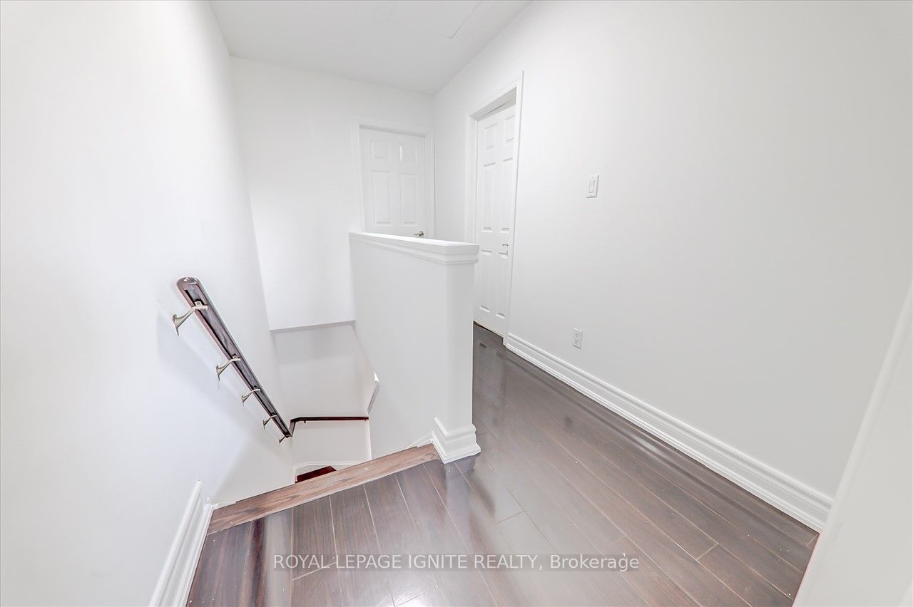 8 Fairwood Cres, #123