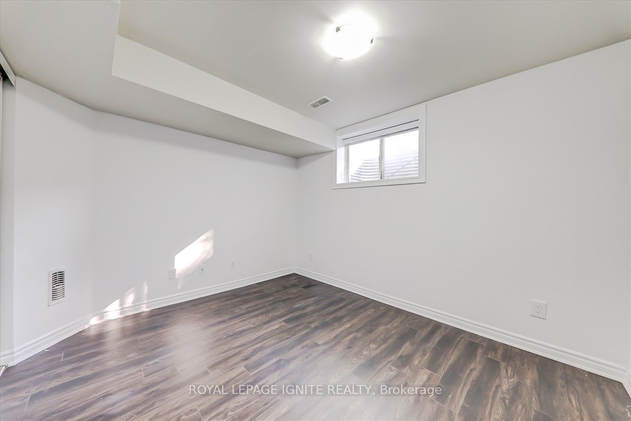 8 Fairwood Cres, #123