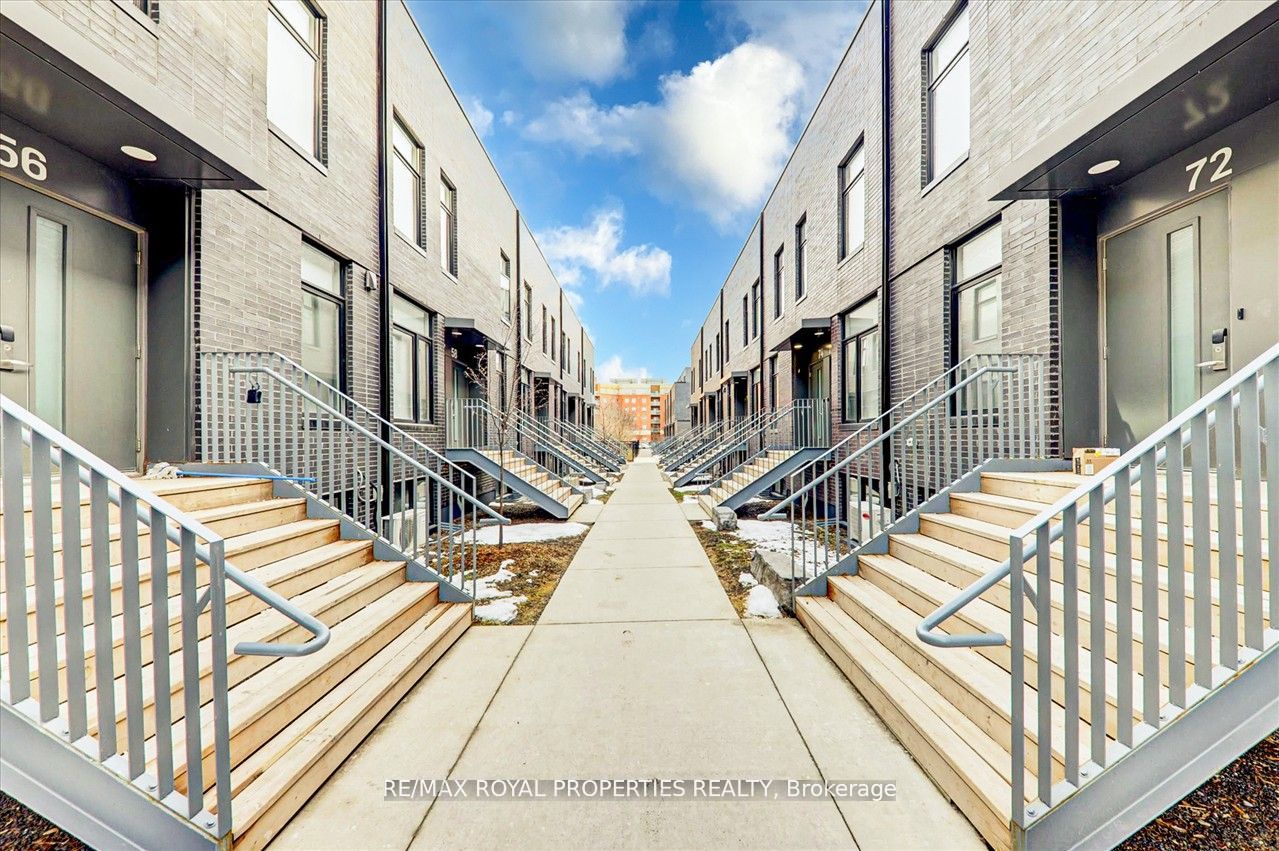 1760 Simcoe St N, #74