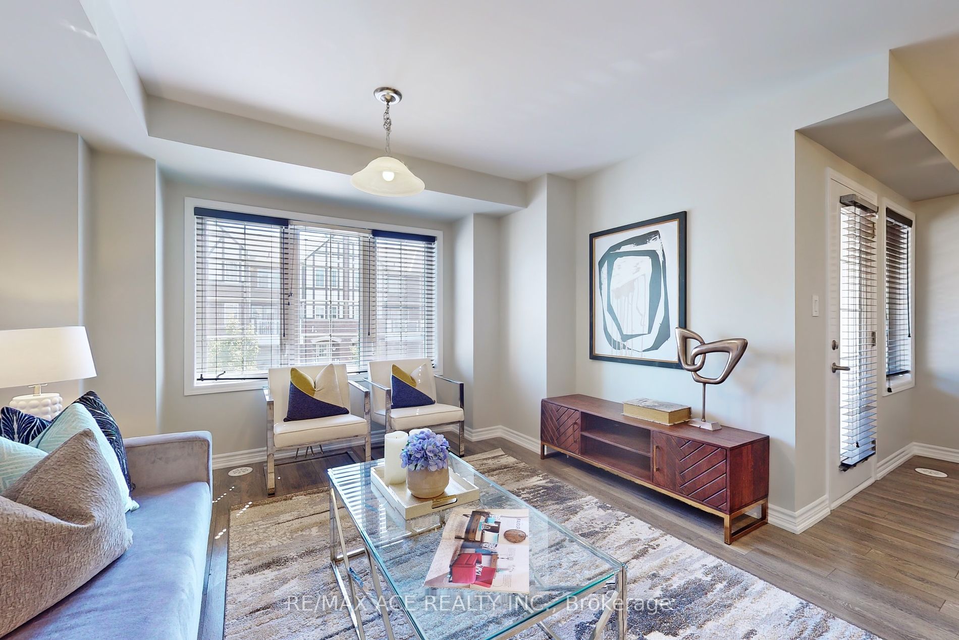 8 Goldeye St