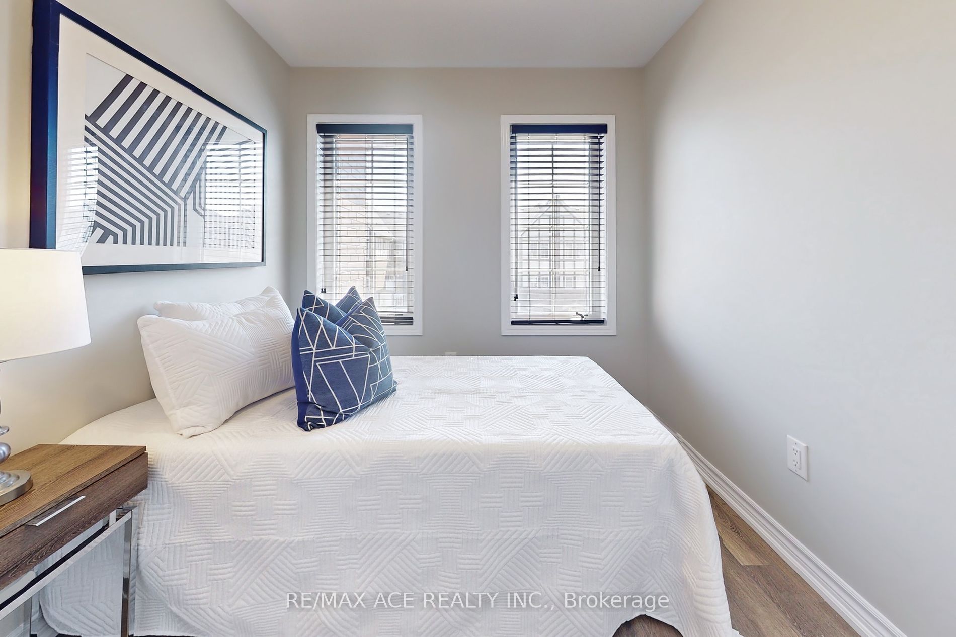 8 Goldeye St
