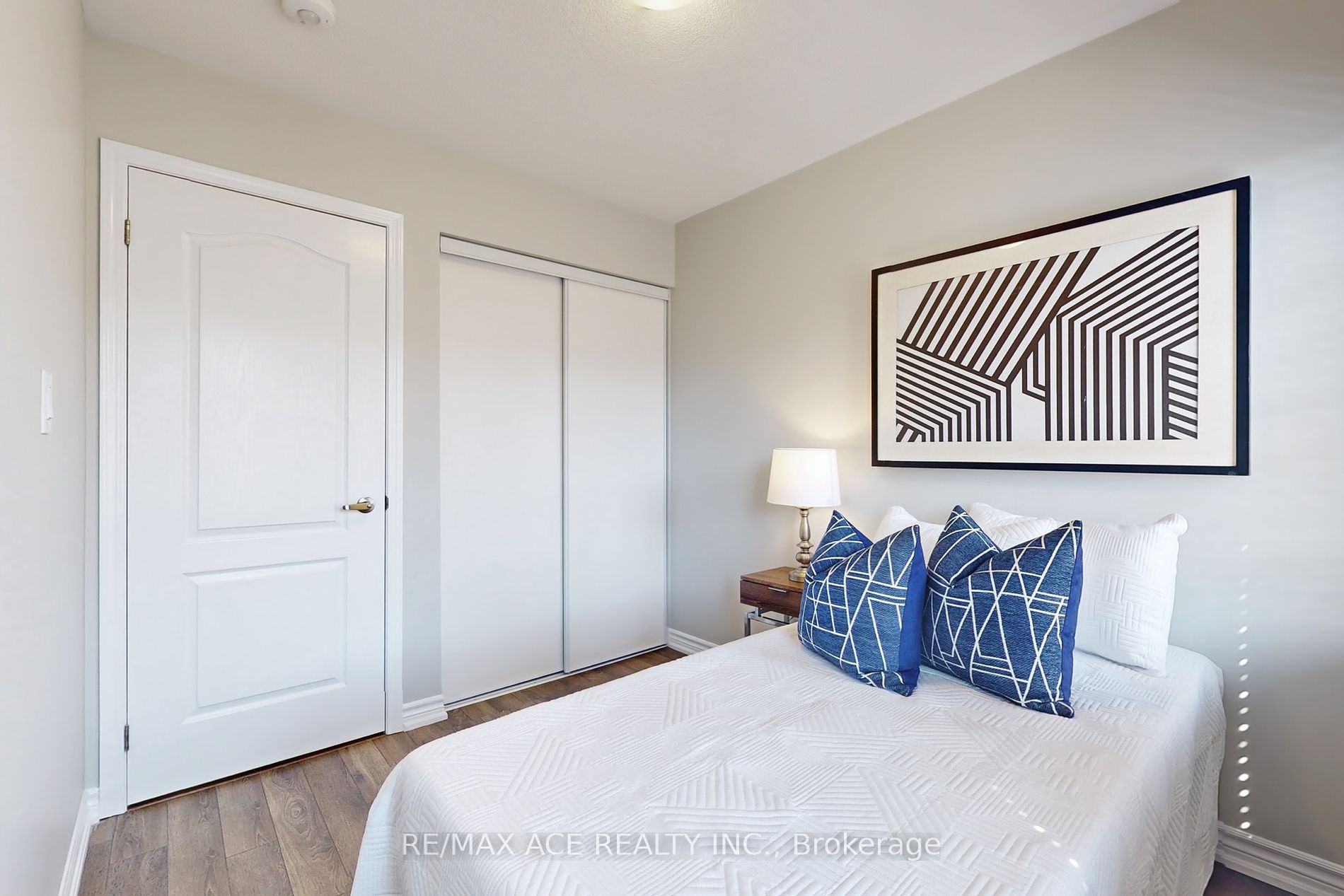 8 Goldeye St
