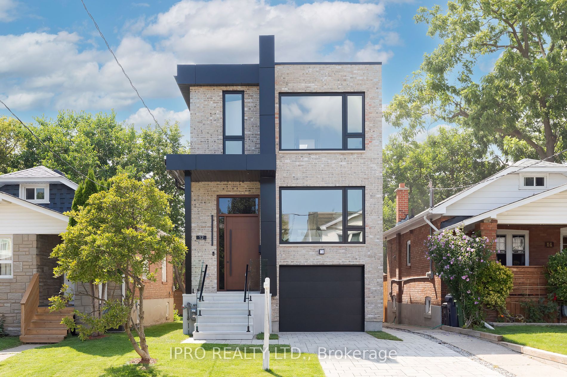 12 Leroy Ave