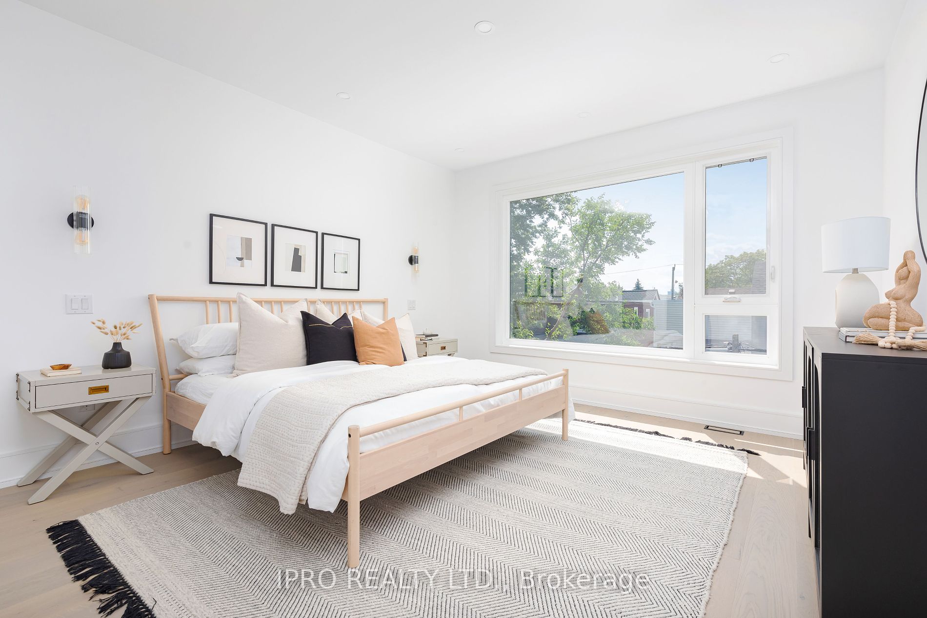 12 Leroy Ave