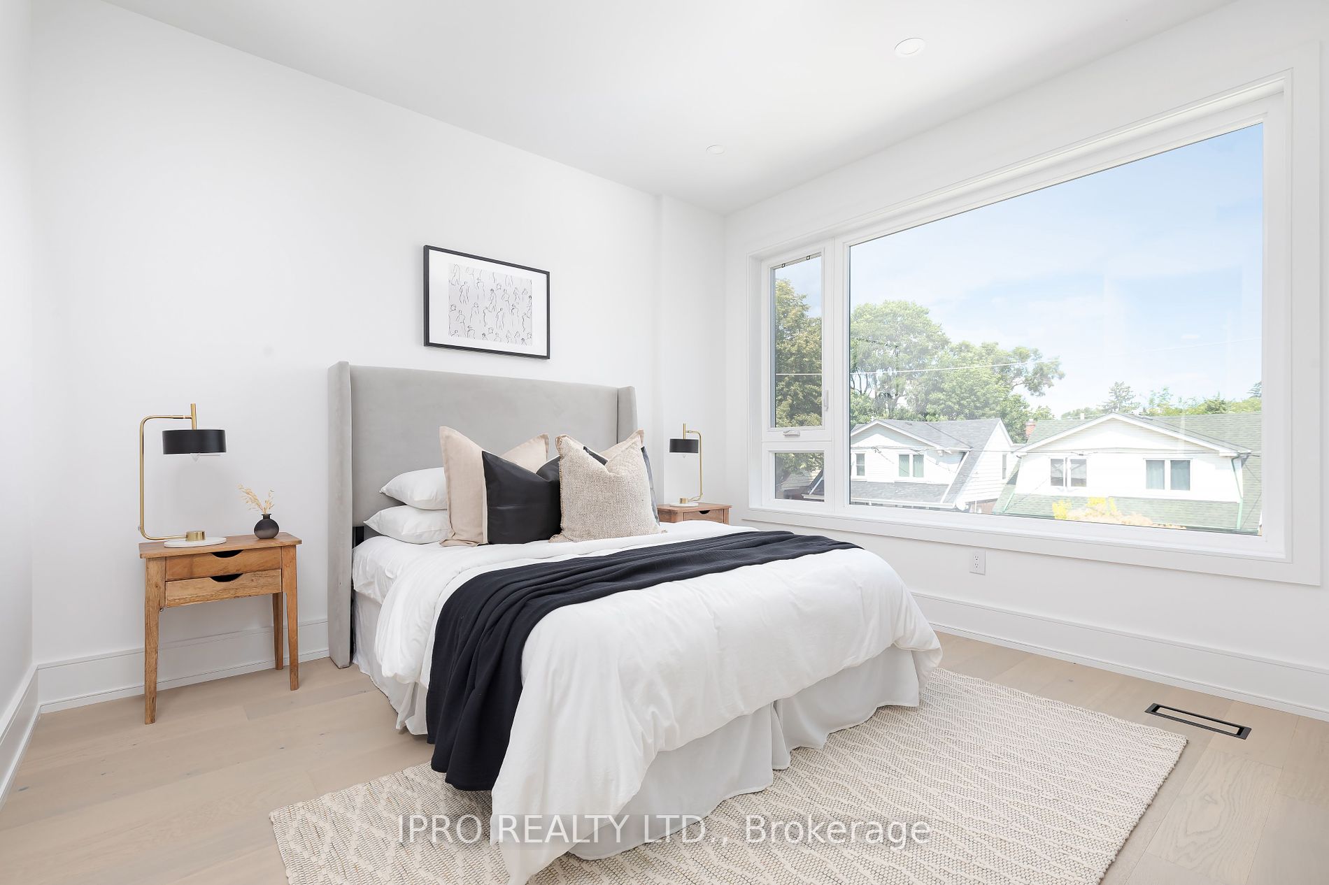 12 Leroy Ave