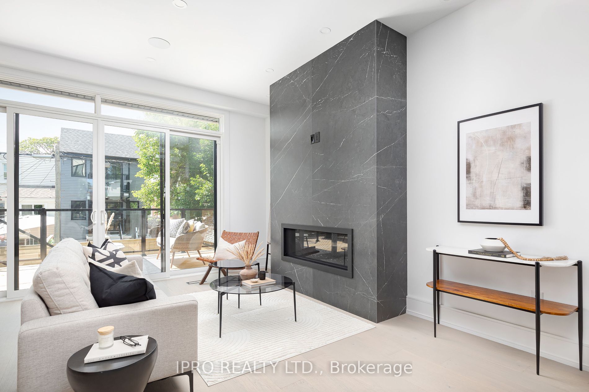 12 Leroy Ave