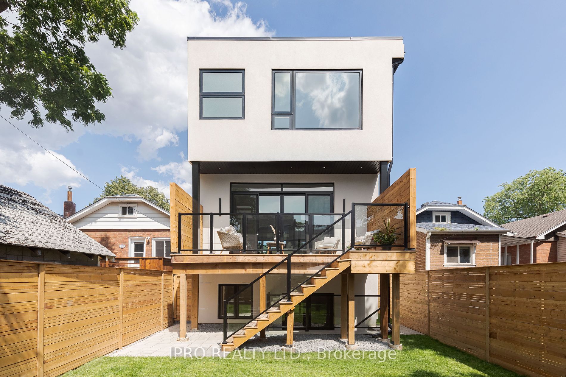 12 Leroy Ave