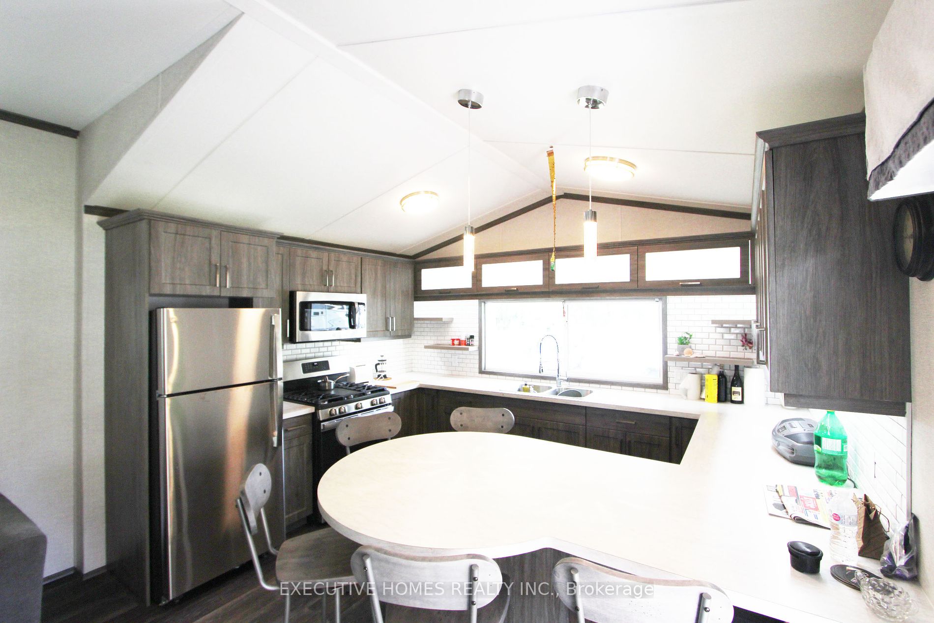 225 Platten Boulevard, #121