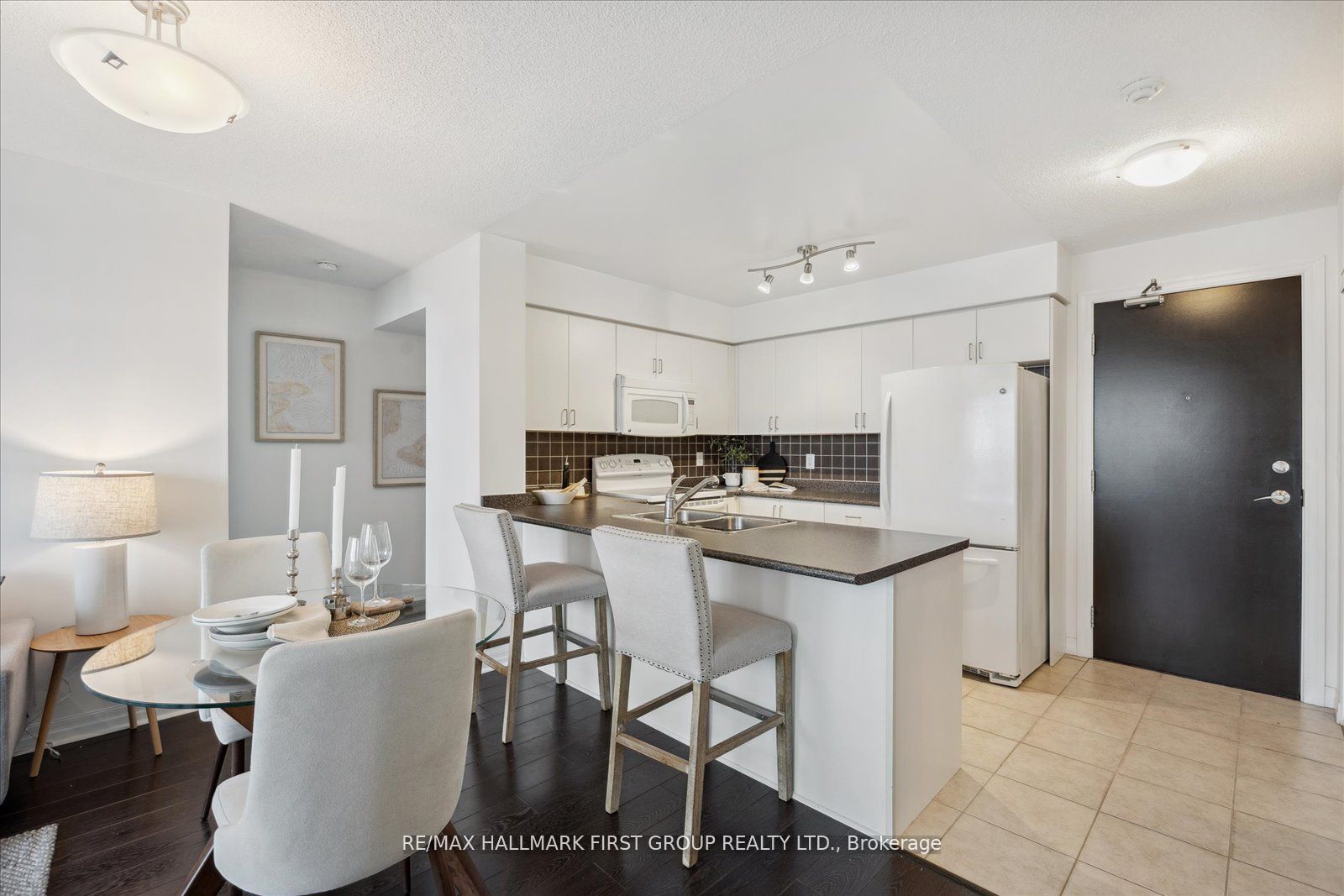 1600 Charles St, #707